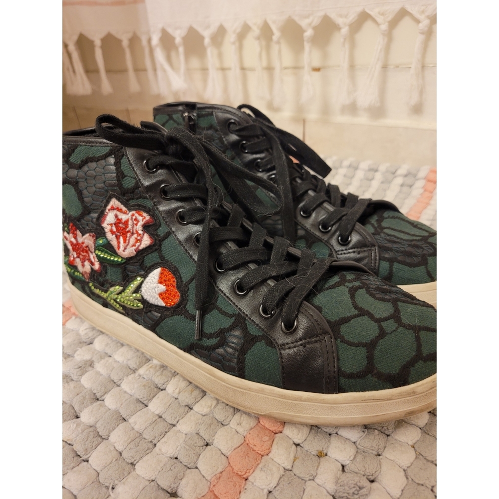 Steve Madden Sneakers
